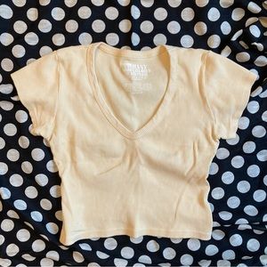 Big Bud Press Short Sleeve v-neck in cream/white!